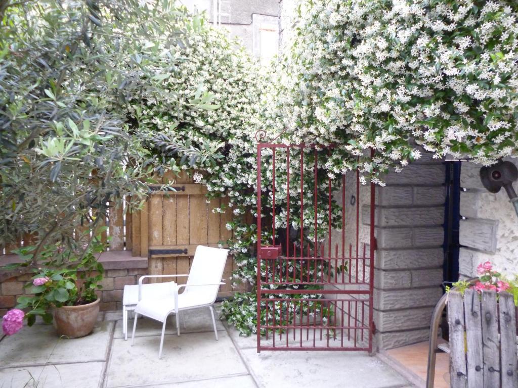 Chambres D'Hotes La Rose Des Vents Ginestas Екстериор снимка